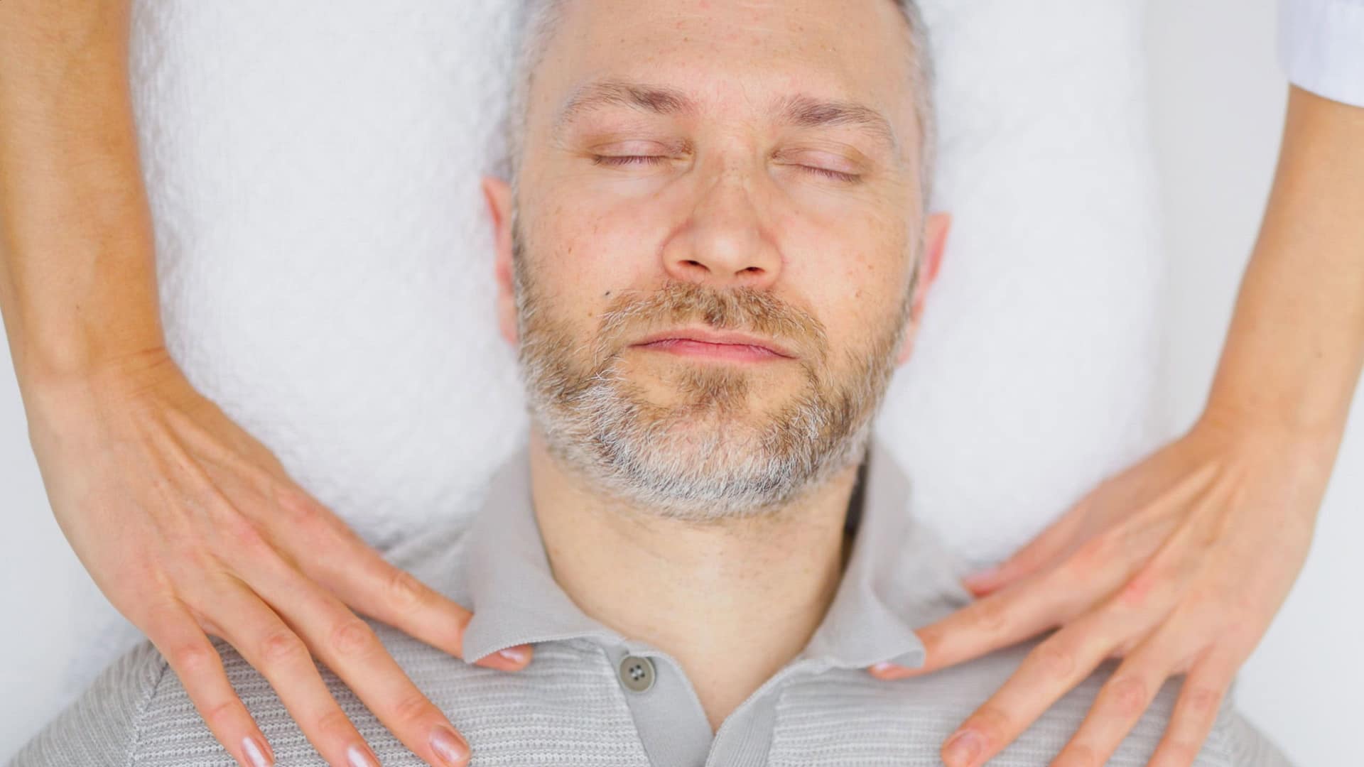 Somatic therapy retreat space trauma healing Mallorca